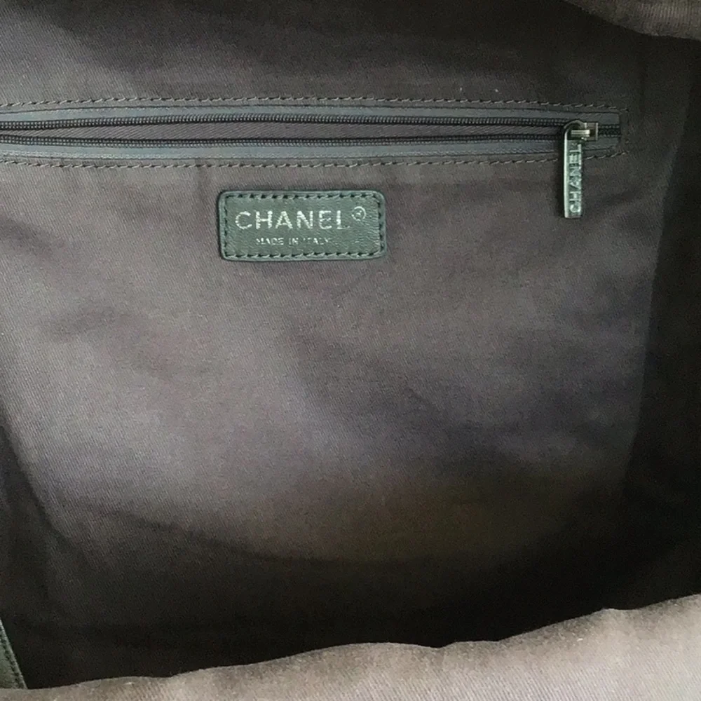 Chanel graffiti backpack bag runway 100% authentic 2014 Runway edition - Picture 9 of 14